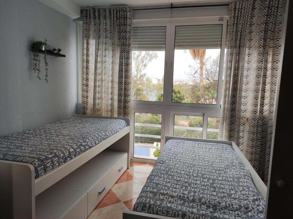 Apartamento Daniel เบนัลมาเดนา ภายนอก รูปภาพ
